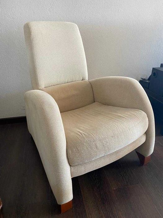 Sofá de 1 lugar beje