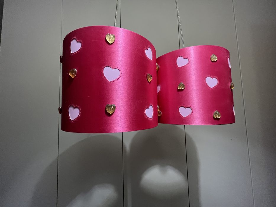 Różowa lampa z serduszkami dla dziewczynki (komplet dwa klosze)