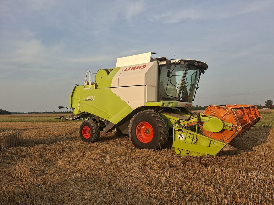 Claas tucano 320