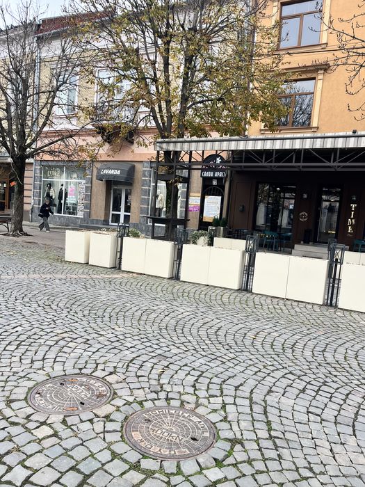 Продаж в Центрі  великоі квартири