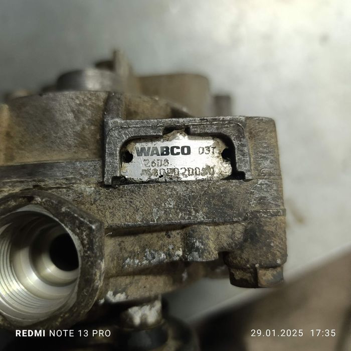 Кран передних тормозов на Daf