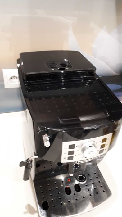 Ekspres ciśnieniowy DELONGHI Magnifica S PERFETTO.