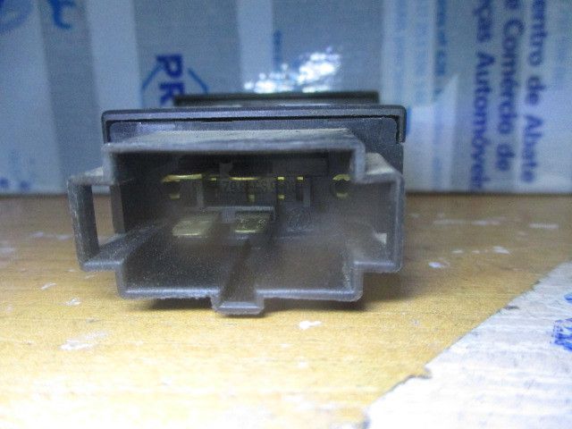 Botão / interruptor desembaciador vidro trás SKODA Octavia I Break (1U