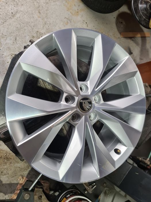 Felgi Skoda Superb 18" Oem