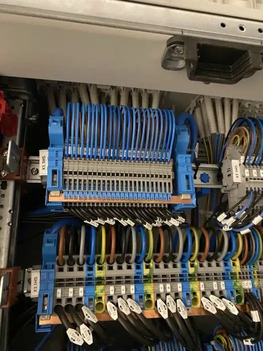 Elektryk usługi elektryczne