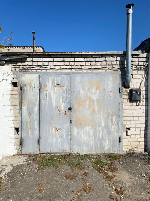 Гараж в среднем состоянии