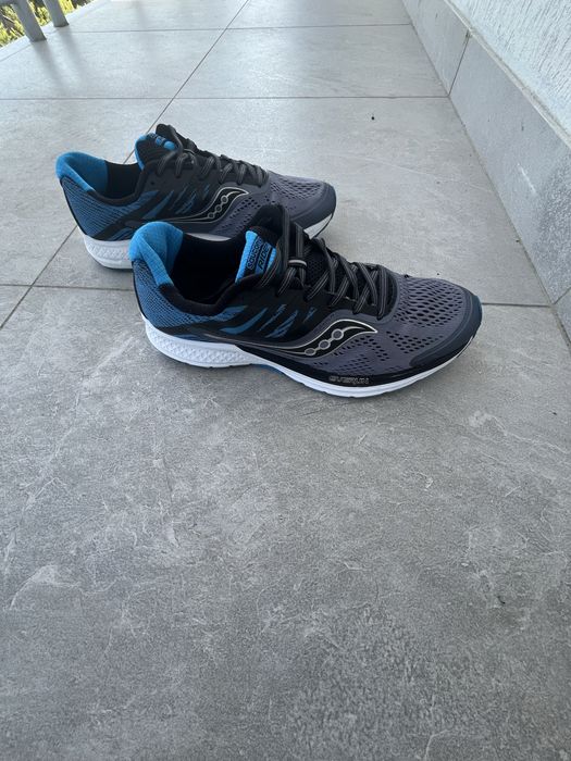 Продам кроссівки saucony