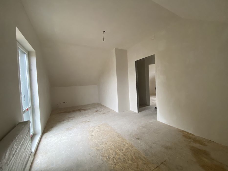 Новий будинок з опаленням та чистовими