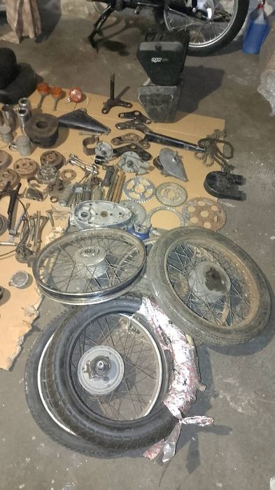 Części WSK 125. SHL. MZ .Simson.jawka  Komar Romet  motorynka. Kó