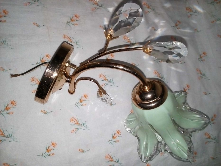 бра-настенный светильник в стиле флористика (цветок)