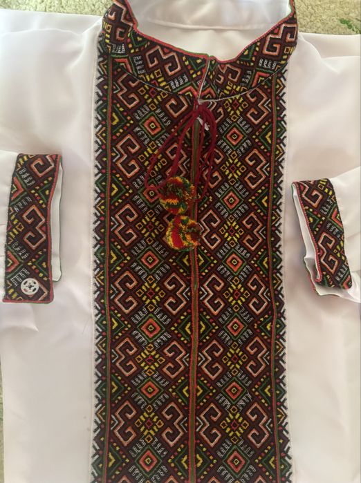 Продам вишиванка чоловіча ,4700