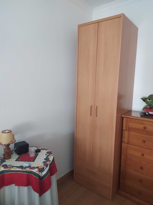 Vendo roupeiro solteiro