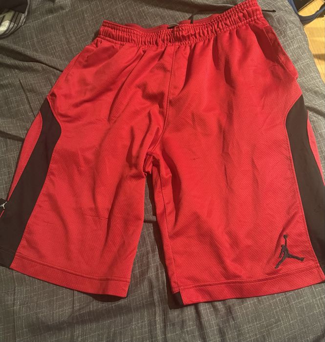 Spodenki Jordan czerwone