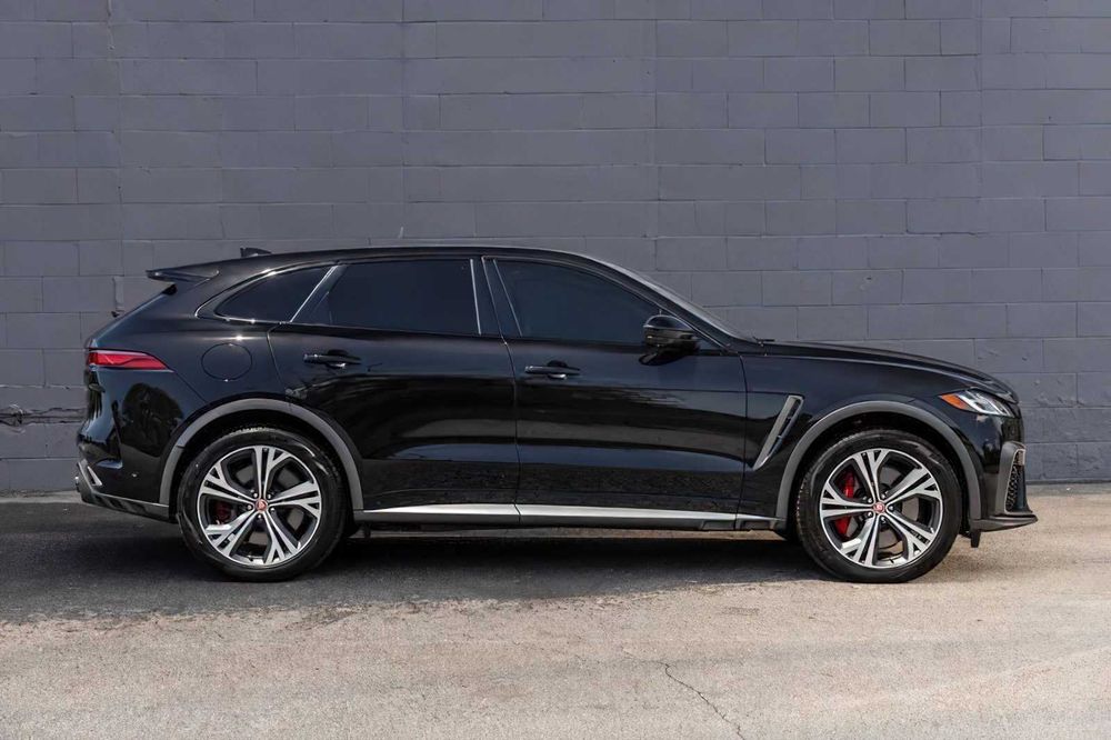 Jaguar F-PACE SVR      2022