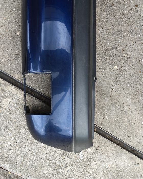 Para-choques Traseiro Opel Corsa B em Bom Estado - Sem Tampa do Reboque - €50