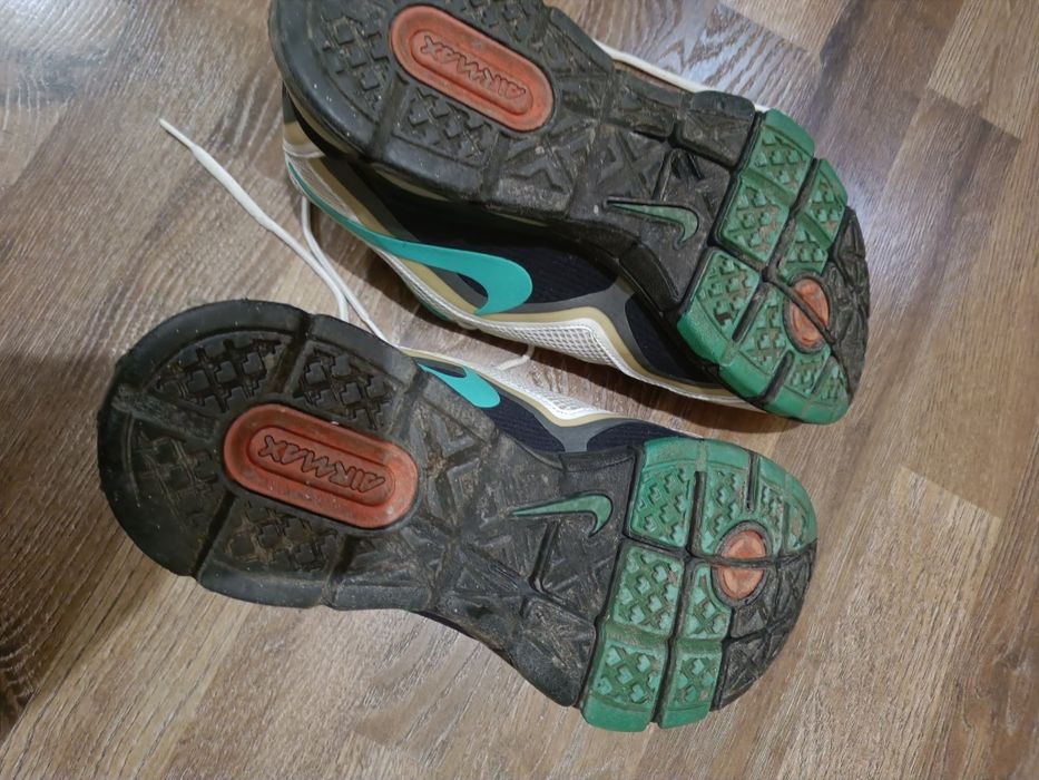Кросівки  Nike Air Max TR 2K12