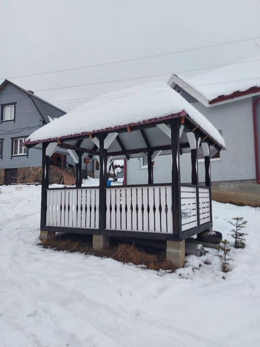 Житло Плай! Здається затишний будинок без господарів.