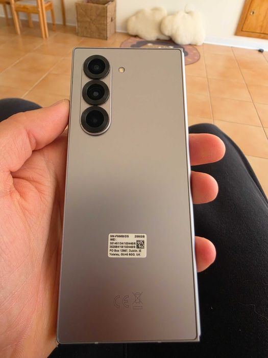 Samsung Galaxy Fold 6