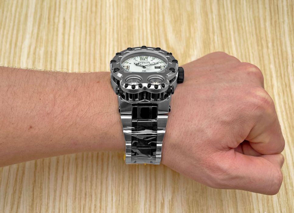 Часы Invicta 37558 Reserve Bolt Magnum Tria SWISS Automatic 52 mm.