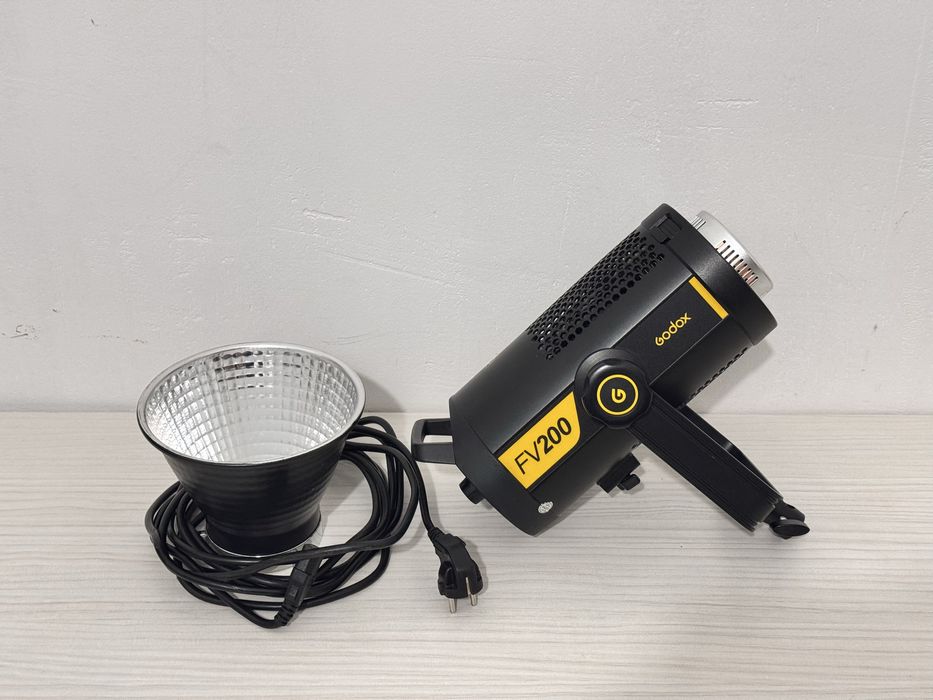 Godox FV 200. Постійне світло та led спалах вспишка для фотостудії