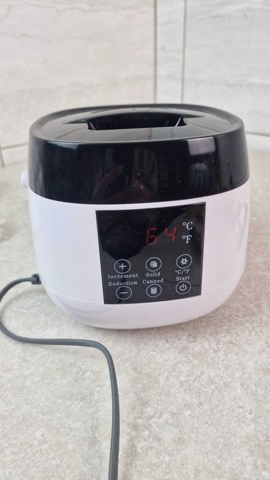 Podgrzewacz do wosku