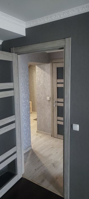 квартира трьох кімнатна