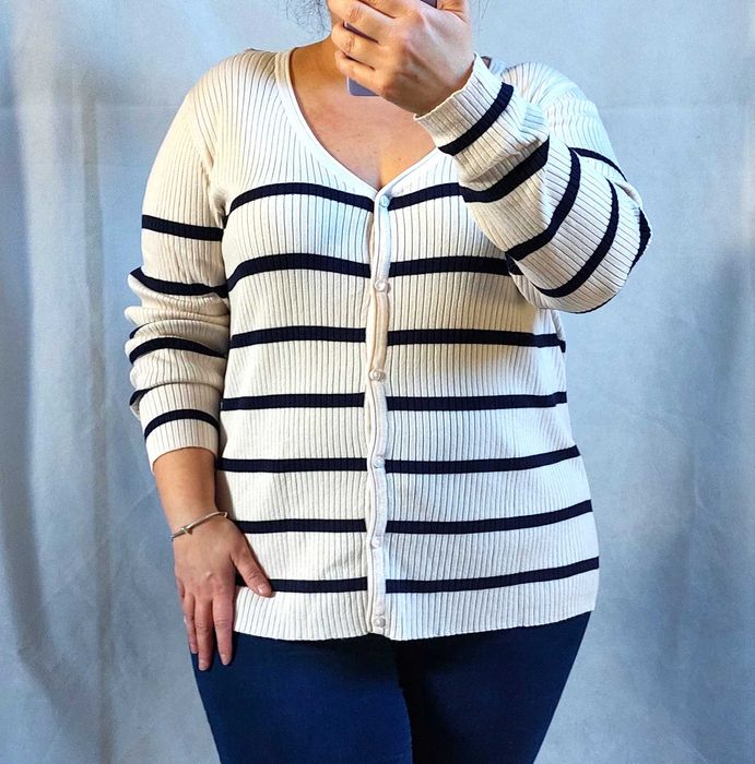 Nowy 42/44/46 zapinany sweter w paski prążek Wiskoza