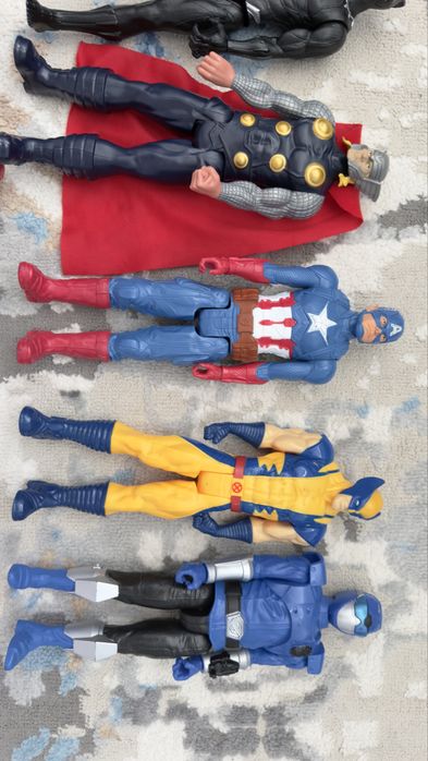 Figuras super herois (14 figuras)