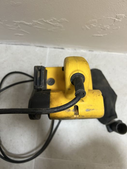 Будівельний інструмент шліфувальна машинка Einhell Bavaria BSS 850 E