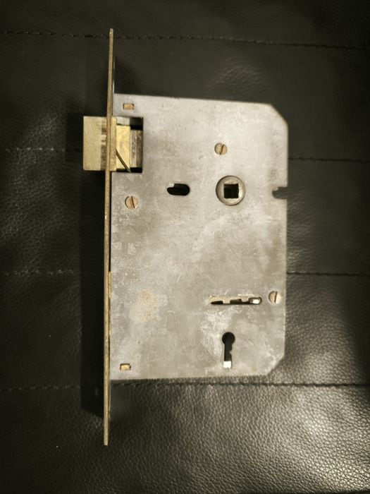 Fechadura de porta de madeira