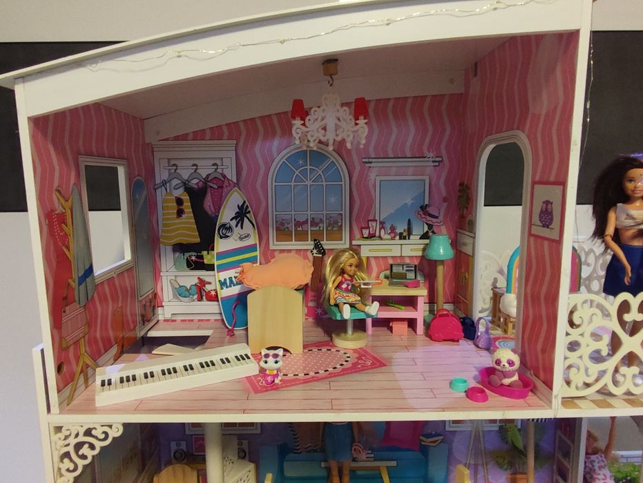 OGROMNY domek dla lalek Barbie + 11 lalek + akcesoria
