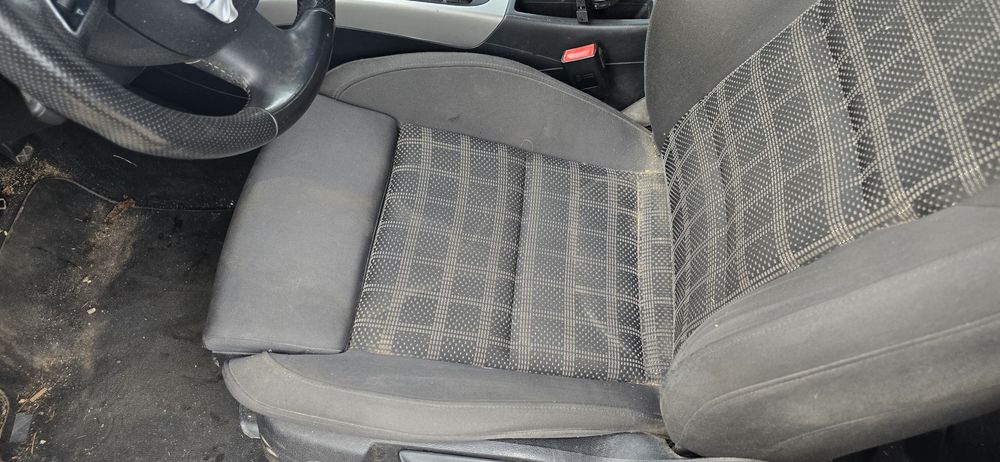 Fotele przednie Audi A4 B8 07-11 grzane szkocka krata Europa