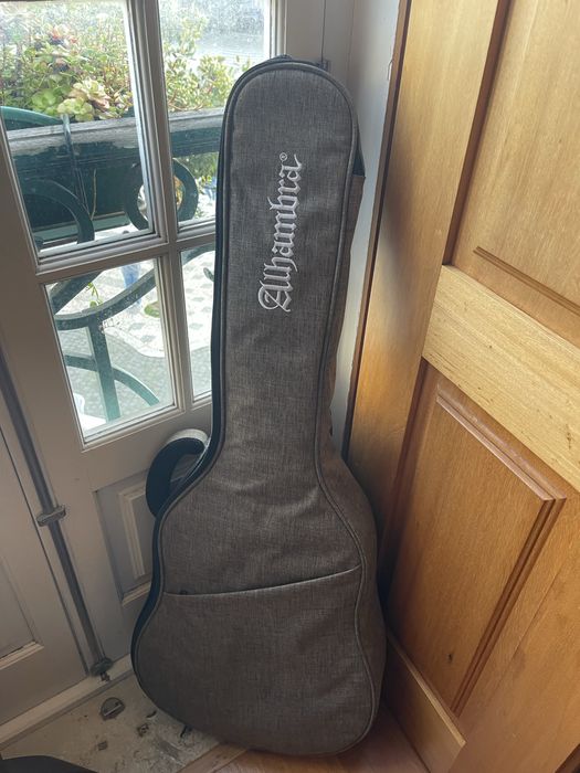 Guitarra Alhambra 1CHT(Hybrid Terra)