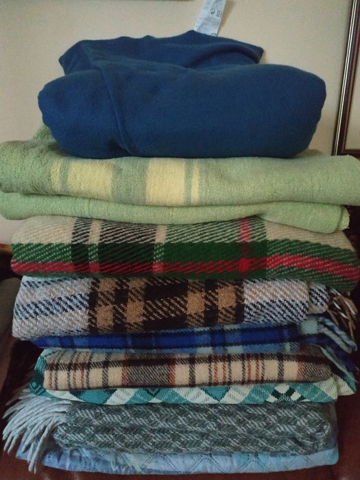 Покрывало по 100 грн. единица бу, вживане и по 200 грн