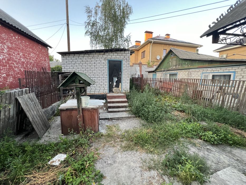 Пів будинку та ділянка провулок Рівненський