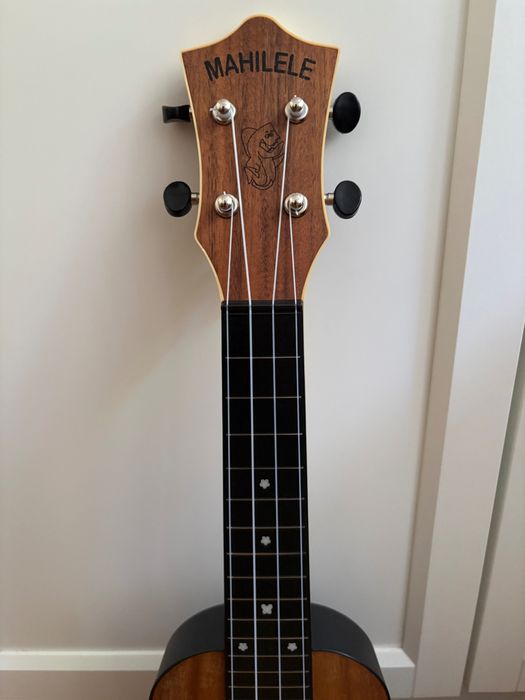 Ukulele Mahilele