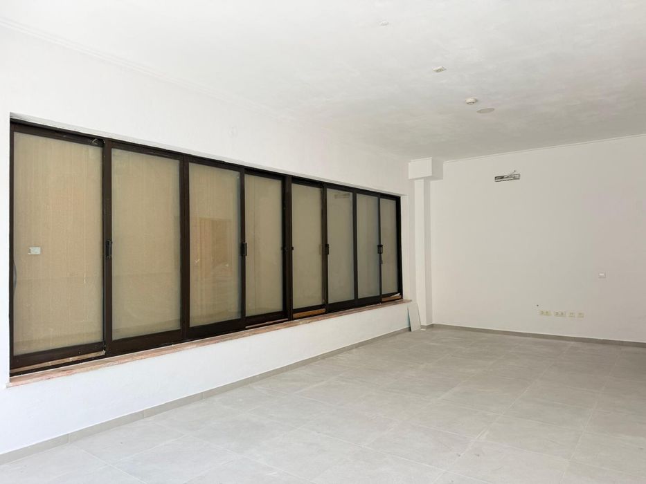Algarve/ Praia da Rocha- Commerical35m2
