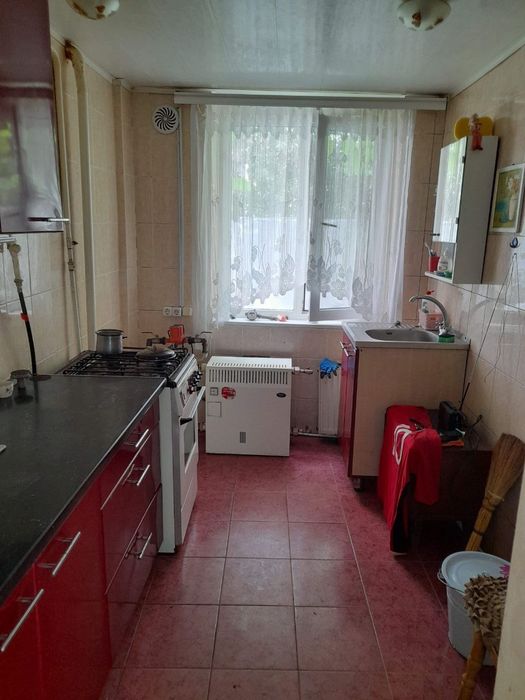 Продаж пів будинку