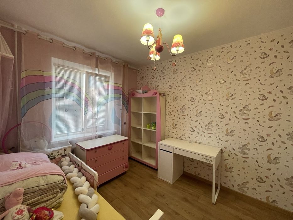Сдам 3-комн квартиру Газ.Таирова Ак.Королева, 75.
В доме газ ! 
Три раздельные комнаты