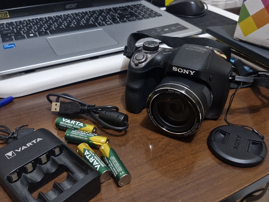 Комплект Фотоапарат Sony Cyber-Shot DSC-H300 Black