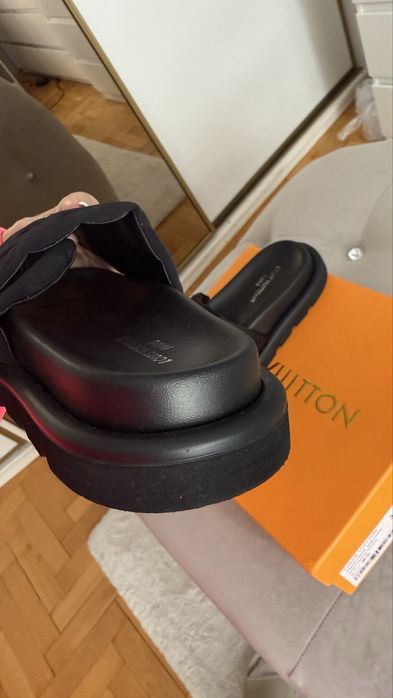 Nowe klapki damskie l36