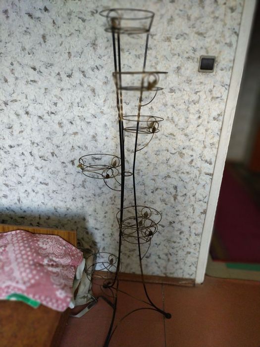 Подставка под цветы