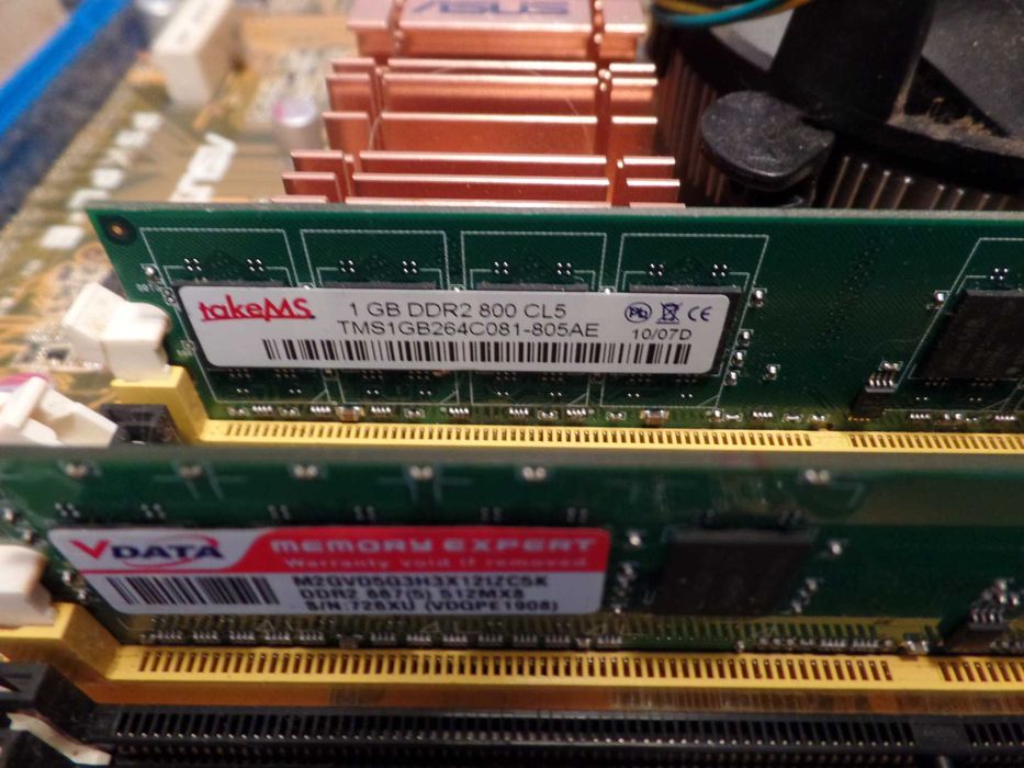 Board Asus P5KPL-E mais 2 memórias Ram (892)