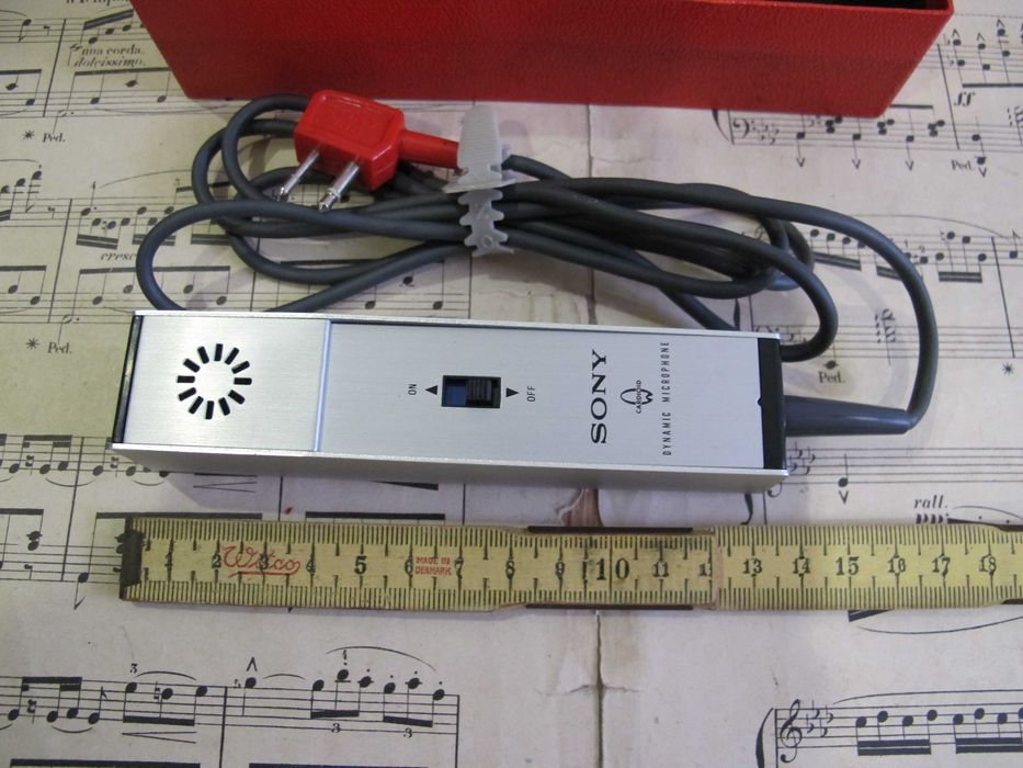 Microfone Sony F-95 Antigo