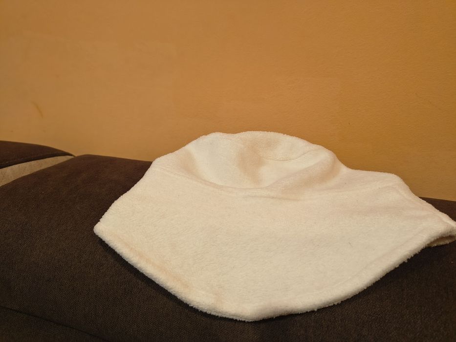 kremowa czapka  , kapelusz polarowy