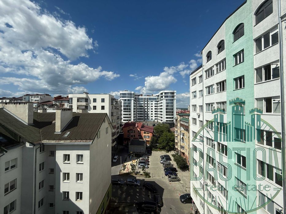 Простора 3-кімнатна квартира у центрі міста, вул. Бельведерська