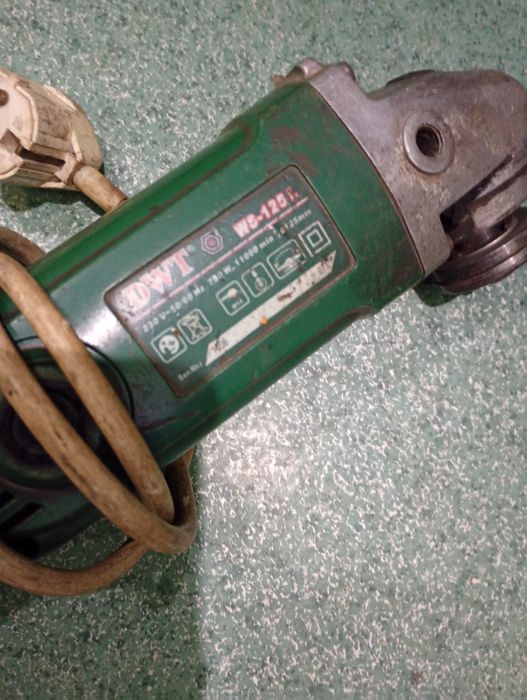 Болгарка DWT 125