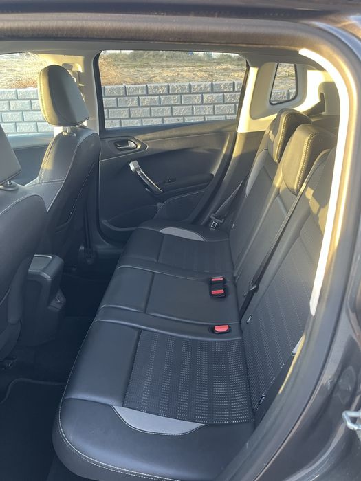 Peugeot 2008 1.2 Puretech EAT6