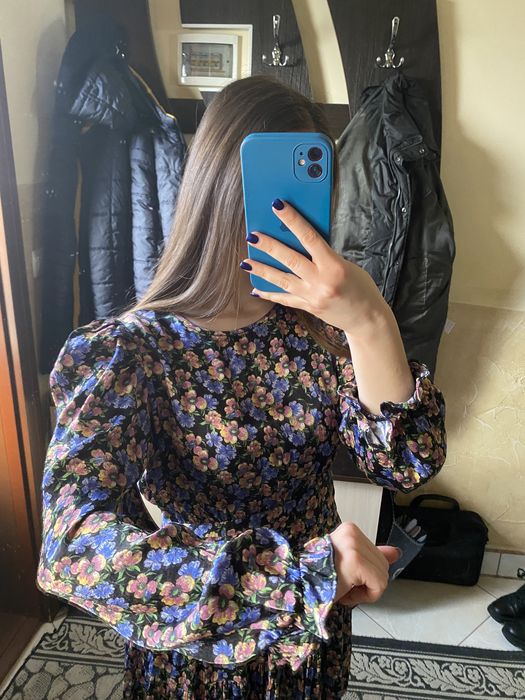 Чудове весняне плаття в квіточку