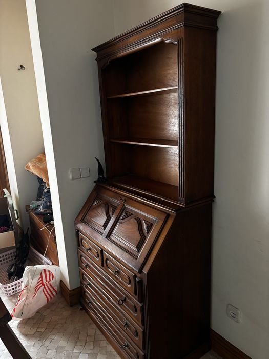 Escrivaninha classica com estante